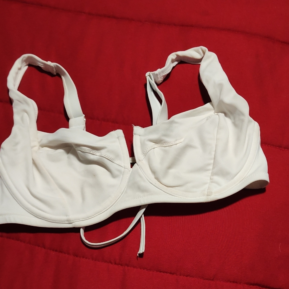 Victoria's Secret Cream Bra